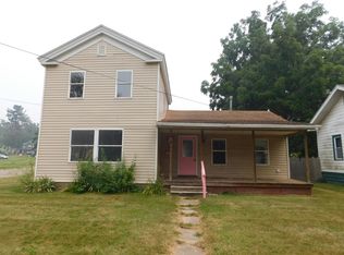 700 8th St, Three Rivers, MI 49093
