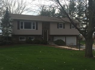 21 Sunset Ln, Bushnell, IL 61422