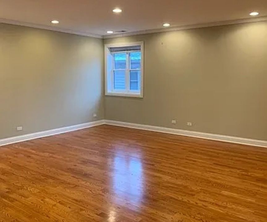 1st image of 6155 N Ravenswood Ave
