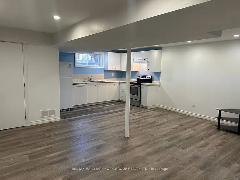 222 Currey Cres #BASEMENT — Photo 7