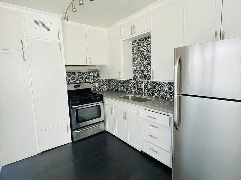 Lomelk Bungalows LLC — Photo 1