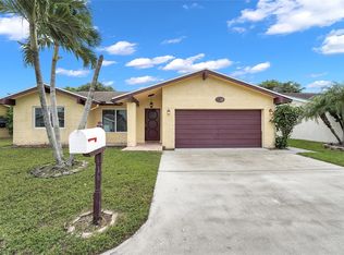 9510 NW 83rd St, Tamarac, FL 33321