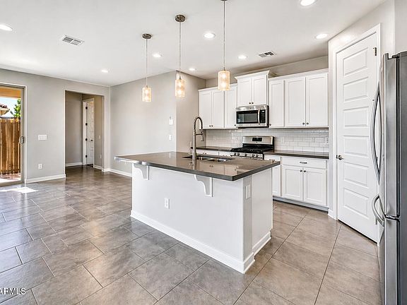 3rd image of 18822 W MEDLOCK Drive