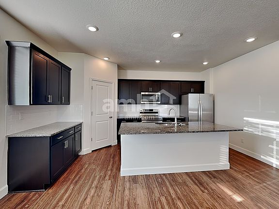3rd image of 5924 Verdigris Dr