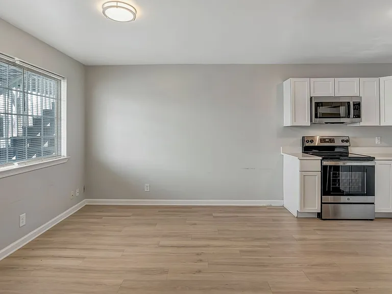 Hickory Lofts — Photo 37