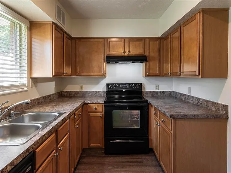 Brandywine Court — Photo 10