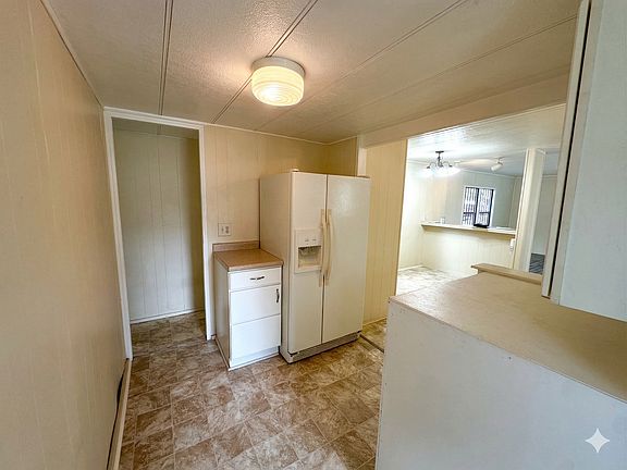 4th image of 104 Castle Rock Rd