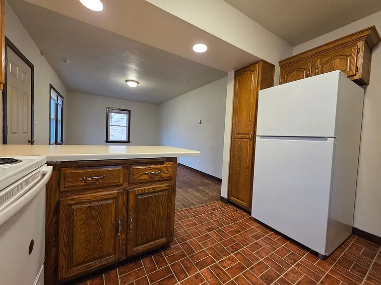 132 McKinley Ave — Photo 11