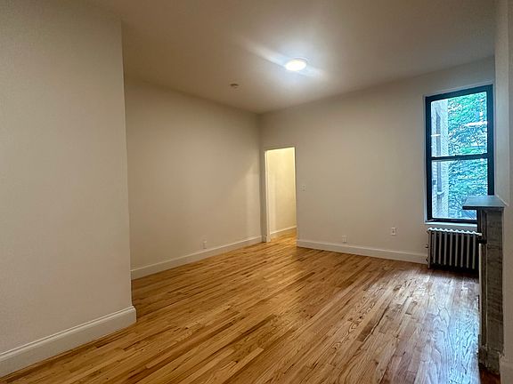 5th image of 313 W 54th St APT 2E