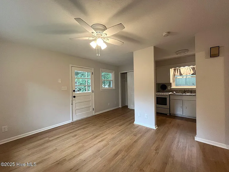 440 E Massachusetts Ave — Photo 34