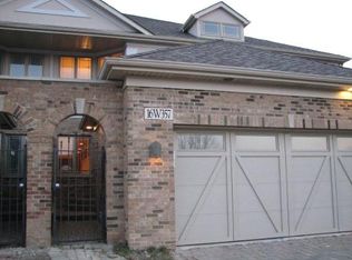 16W357 Shadow Creek Dr, Burr Ridge, IL 60527