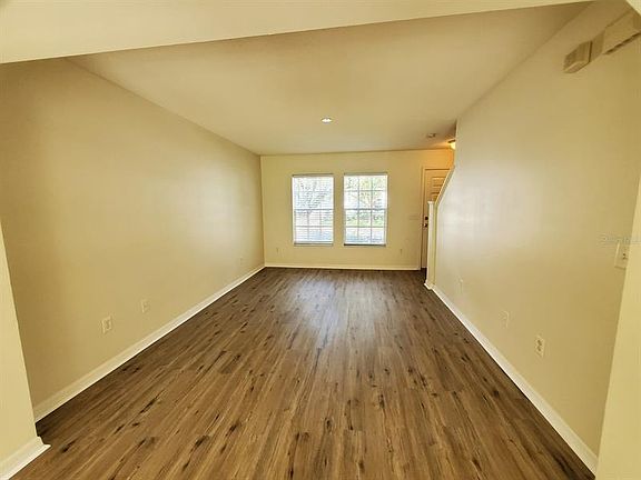 2nd image of 112 Woodknoll Pl