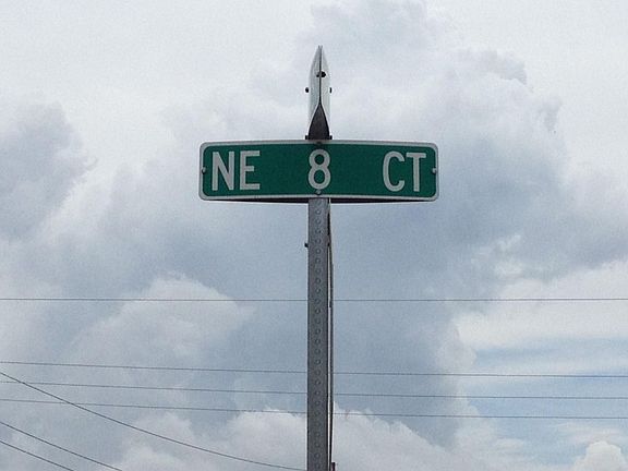 5th image of 660 NE 8th Ct