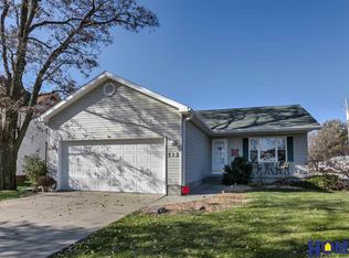 512 S 2nd St, Ceresco, NE 68017
