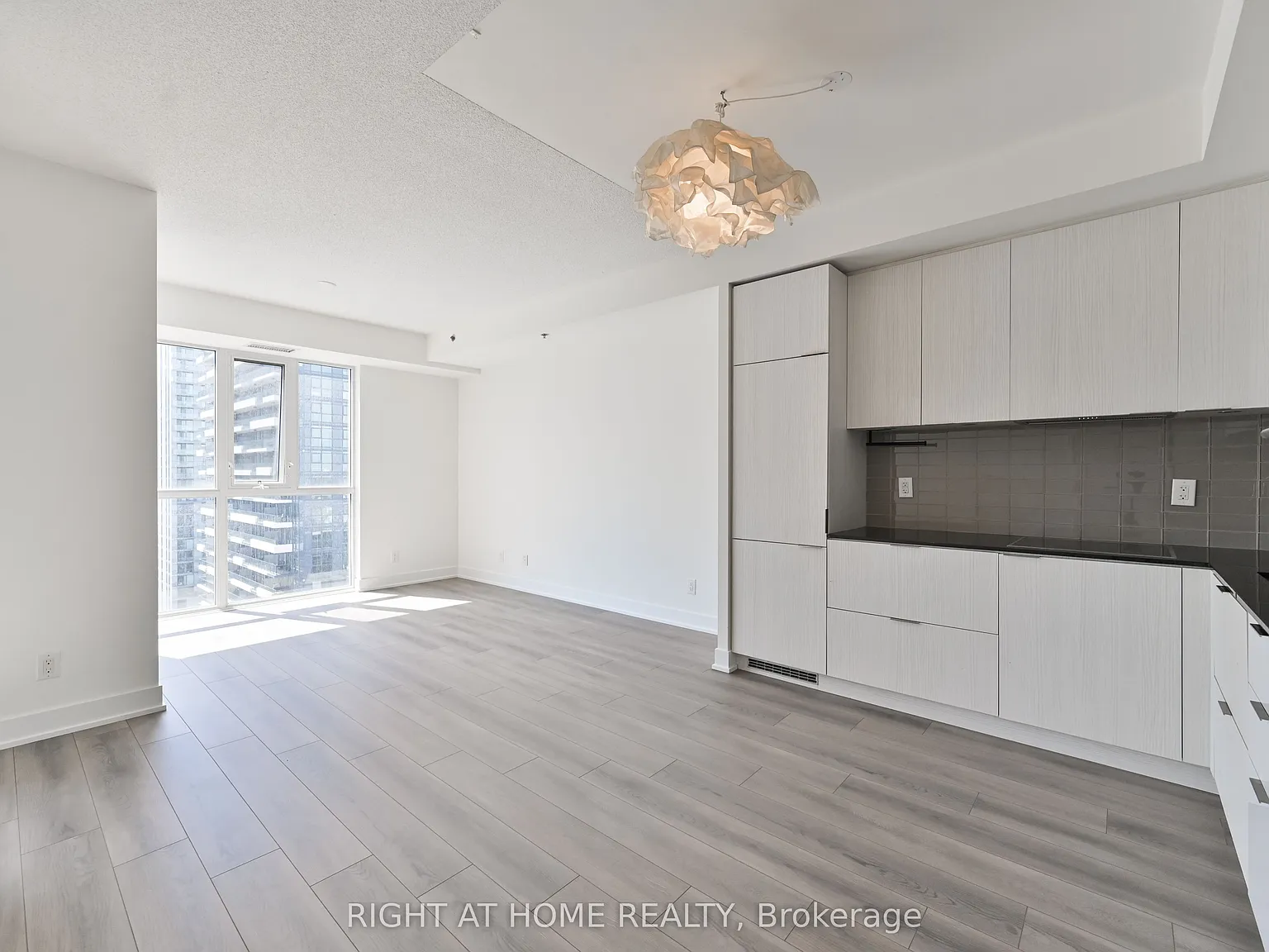 2 bed, $2,750 — Photo 2