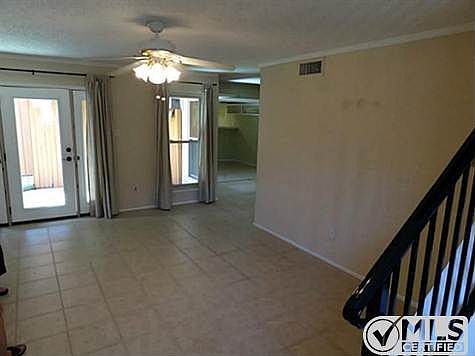 3rd image of 2821 Southern Cross Dr
