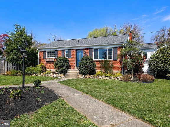 2nd image of 13100 Parkland Dr