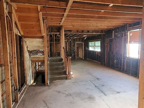 3rd image of 1429 Dartmouth St