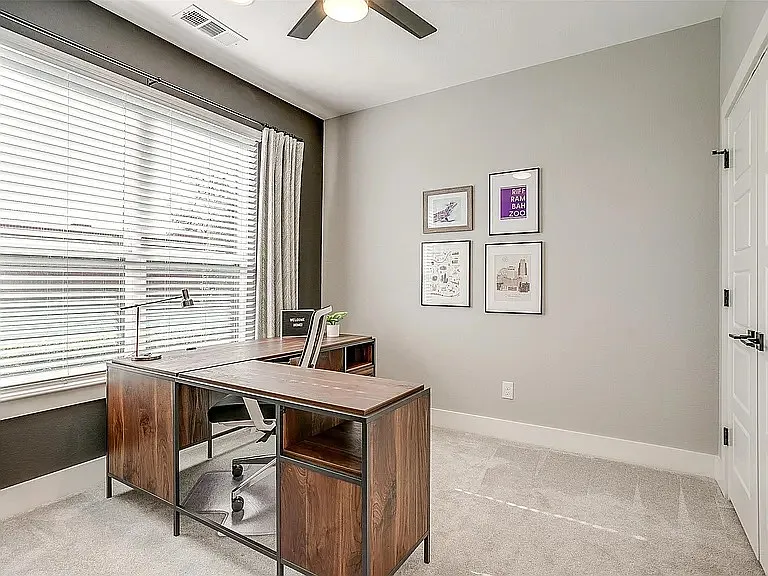 3 bed, 3.5 bath, 1938 sqft, $3,100 — Photo 3