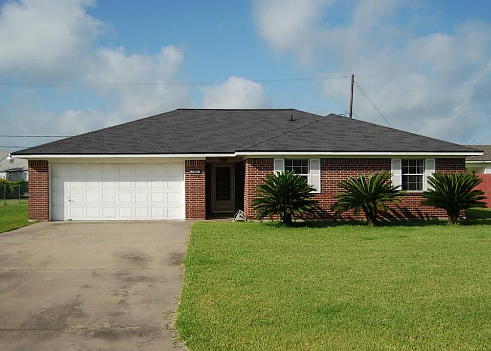 1st image of 1106 Wisteria St