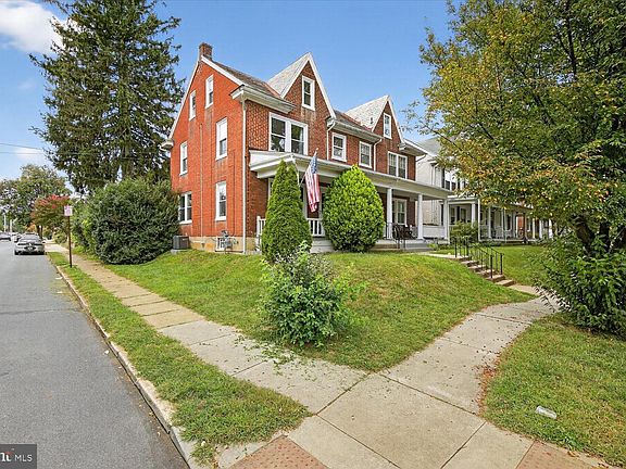 2nd image of 734 N Reservoir St