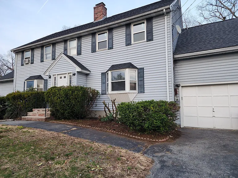 18 Tobin Ave — Photo 28