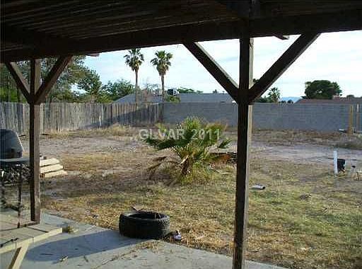 2nd image of 999 Linn Ln