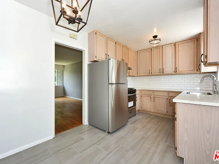 2427 Centinela Ave #G — Photo 8