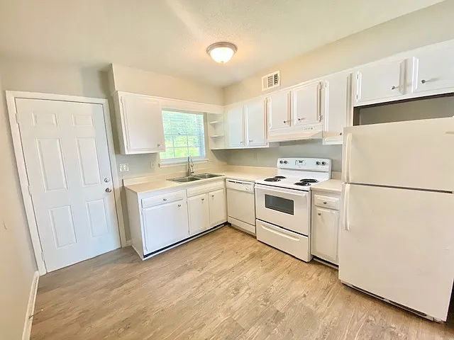 124 Dabbs Ave #128-D — Photo 4
