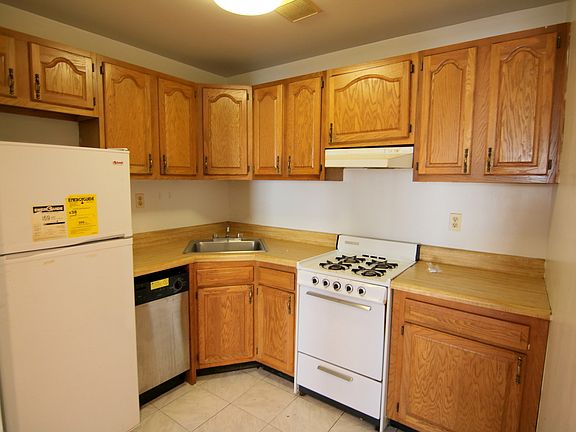 4th image of 311 W 95th St APT 6E