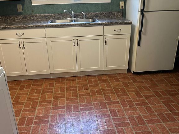 3rd image of 1144 W 9th St Floor 1
