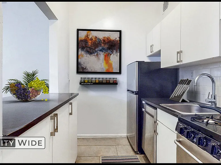 318 E 89th St #3A — Photo 4