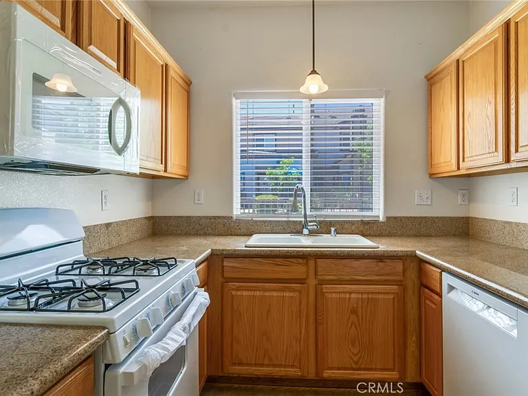 1555 Orange Ave #404 — Photo 8