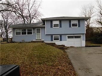 1st image of 606 NW Village Dr
