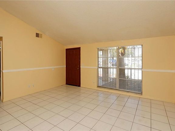 4th image of 10101 Enchanted Oaks Ct