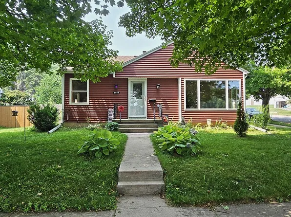 2402 S 9th STREET, Manitowoc, WI 54220