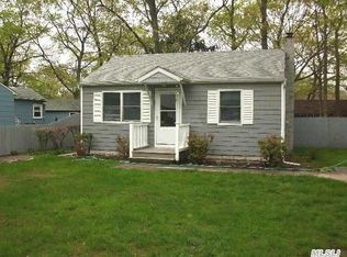300 Lake Dr, East Patchogue, NY 11772