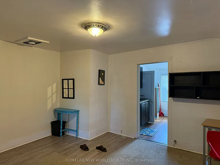 219 A Hibernia St #B — Photo 5