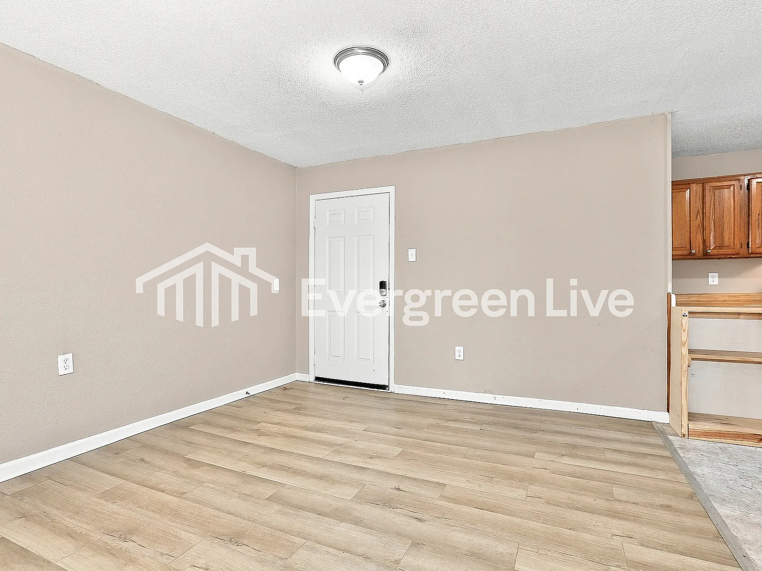 3 bed, 1.0 bath, 1080 sqft, $995 — Photo 4
