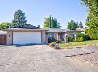 338 Black Oak Dr, Medford, OR
