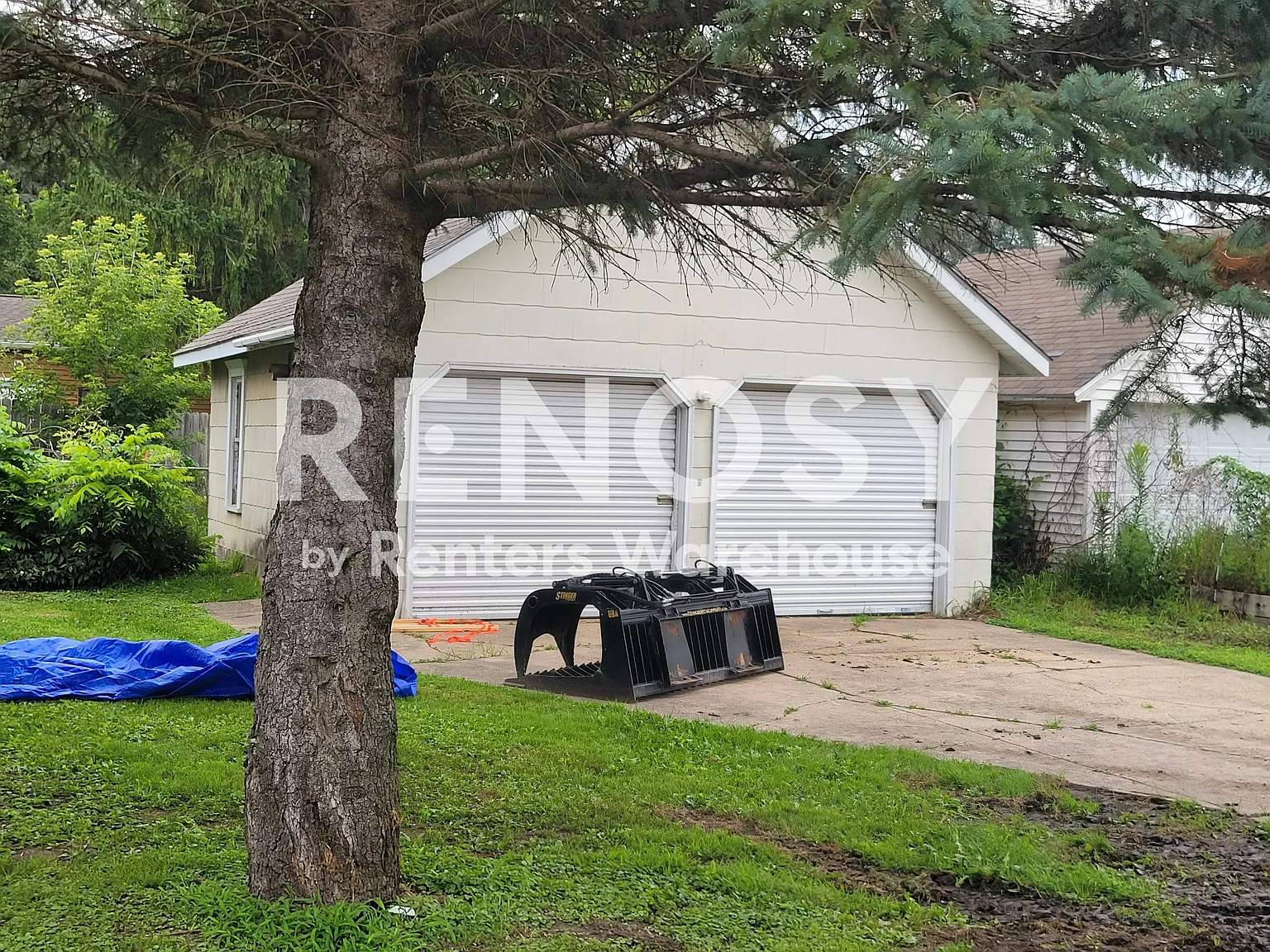 Available Now 4 Bdrm 2 Bath Home In Austin — Photo 3