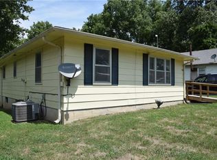 305 Ridge St, Sweet Springs, MO 65351