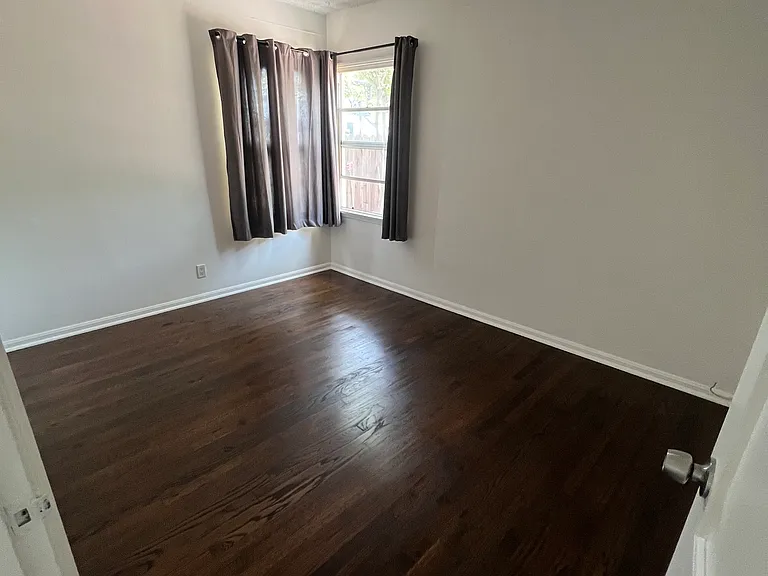8516 Winsford Ave — Photo 18