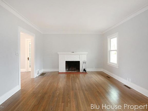 4th image of 329 Hobart St SE