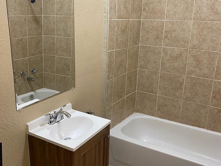519 E Pine St — Photo 10