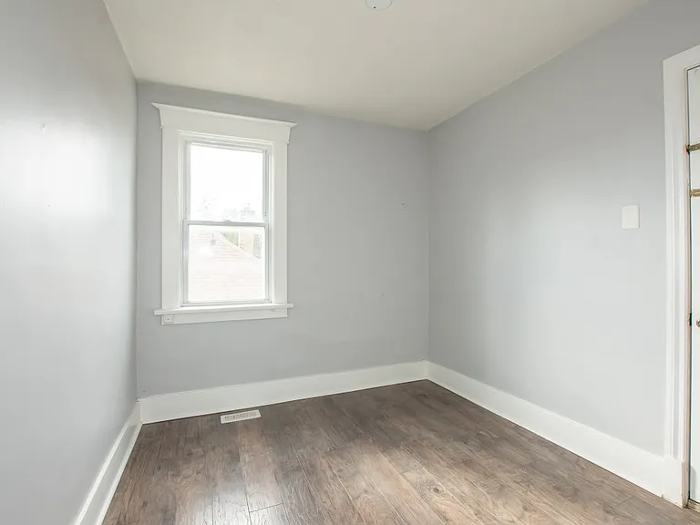 5431 Bridge St #4 — Photo 16