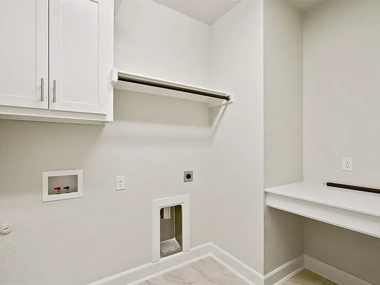 6305 Smithwick Dr — Photo 19