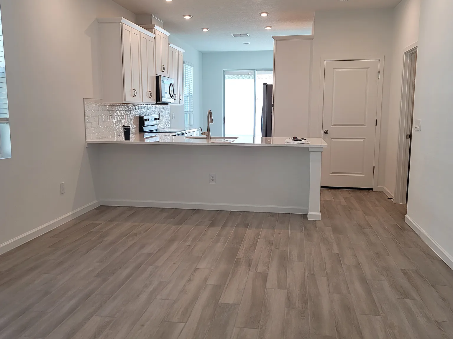 3 bed, 2.5 bath, 1704 sqft, $2,850 — Photo 4