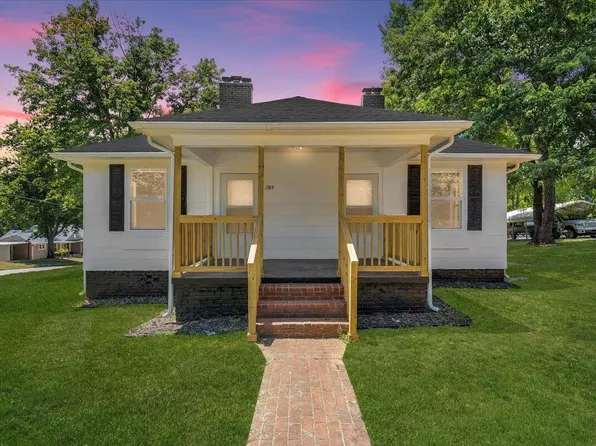 781 Field Ave, Fieldale, VA 24089