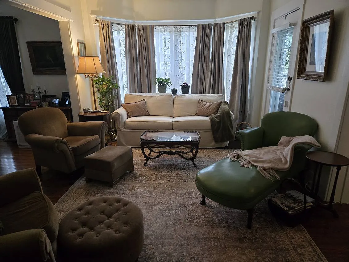 2 bed, 950 sqft, $1,550 — Photo 1